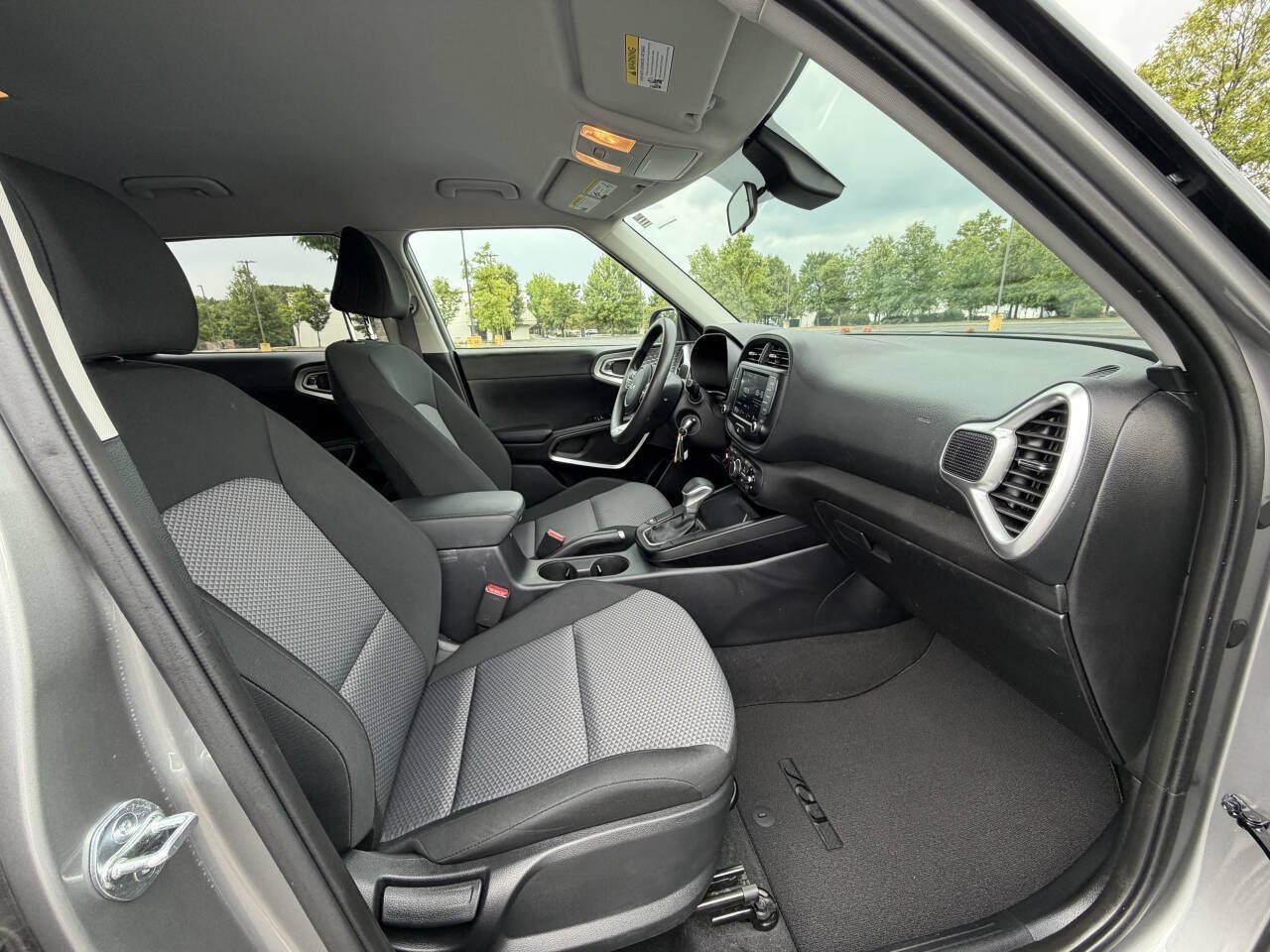 Used 2023 Kia Soul LX w/ LX Technology Package FWD image 14