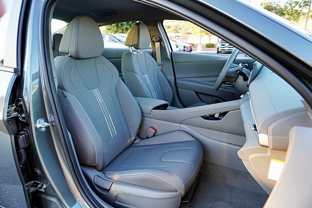 New 2026 Hyundai Elantra Sport FWD image 16