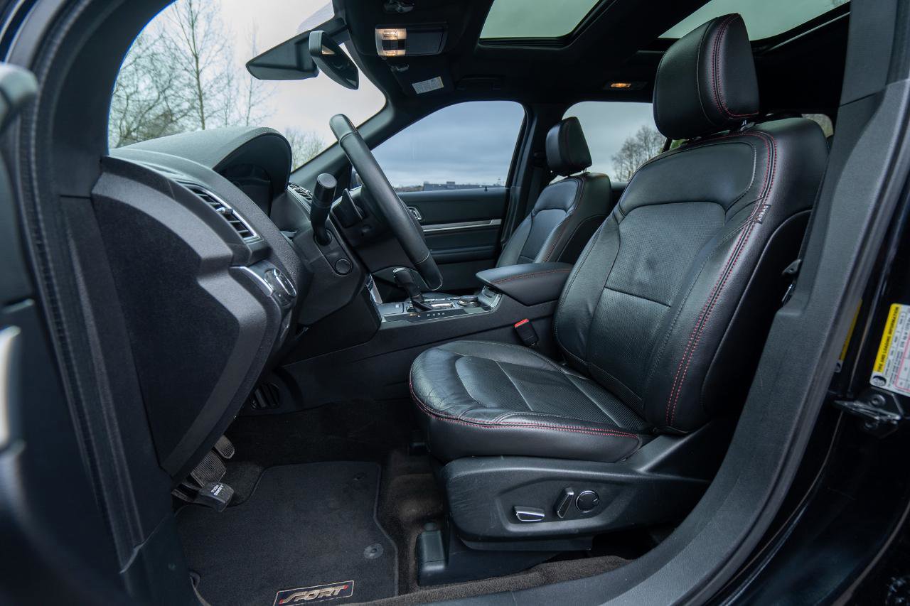 Used 2018 Ford Explorer Sport w/ Equipment Group 401A AWD/4WD image 11