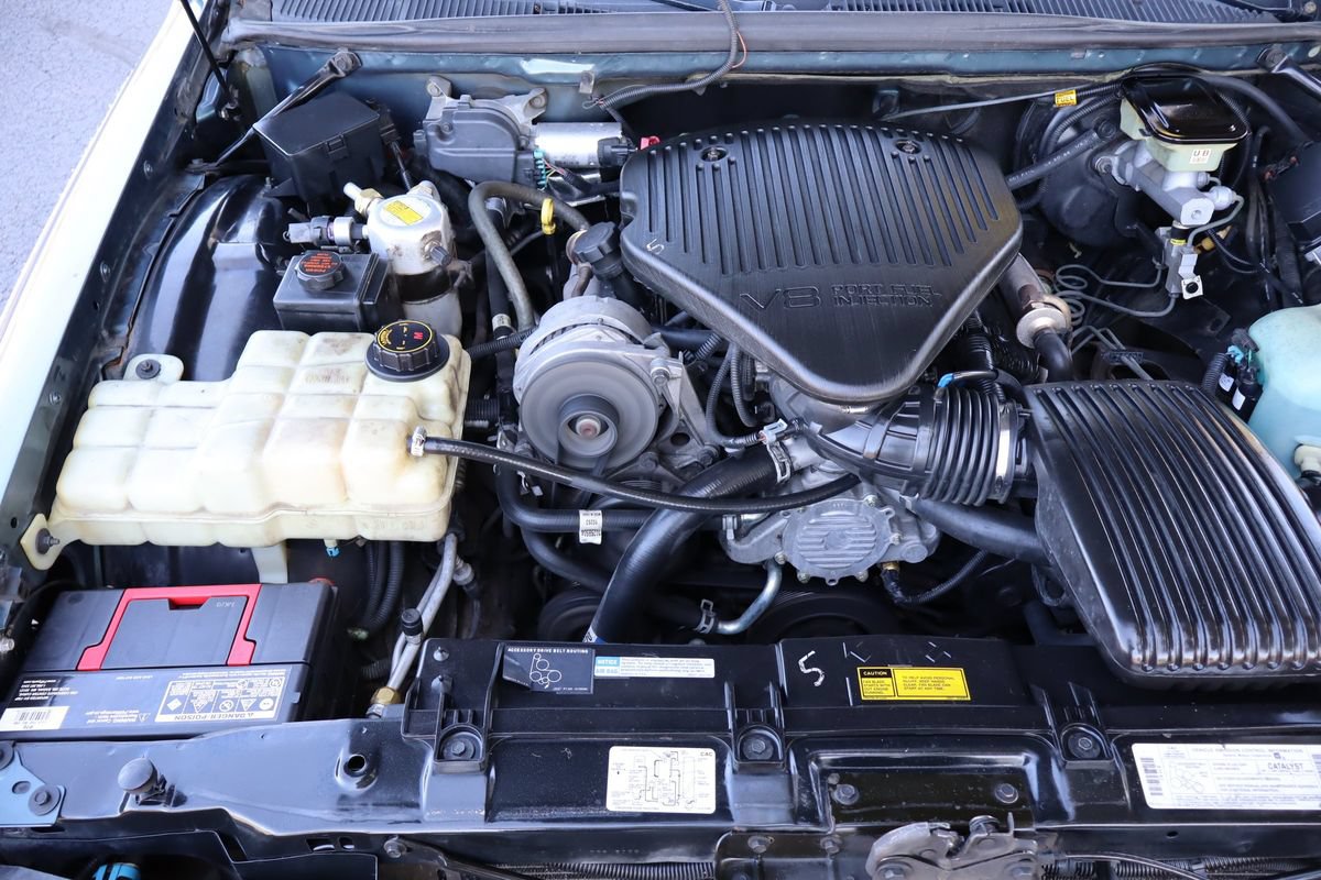 Used 1996 Buick Roadmaster Estate RWD image 36