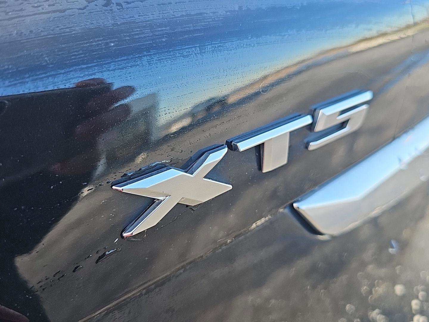 Used 2018 Cadillac XT5 Luxury w/ Driver Awareness Package image 36