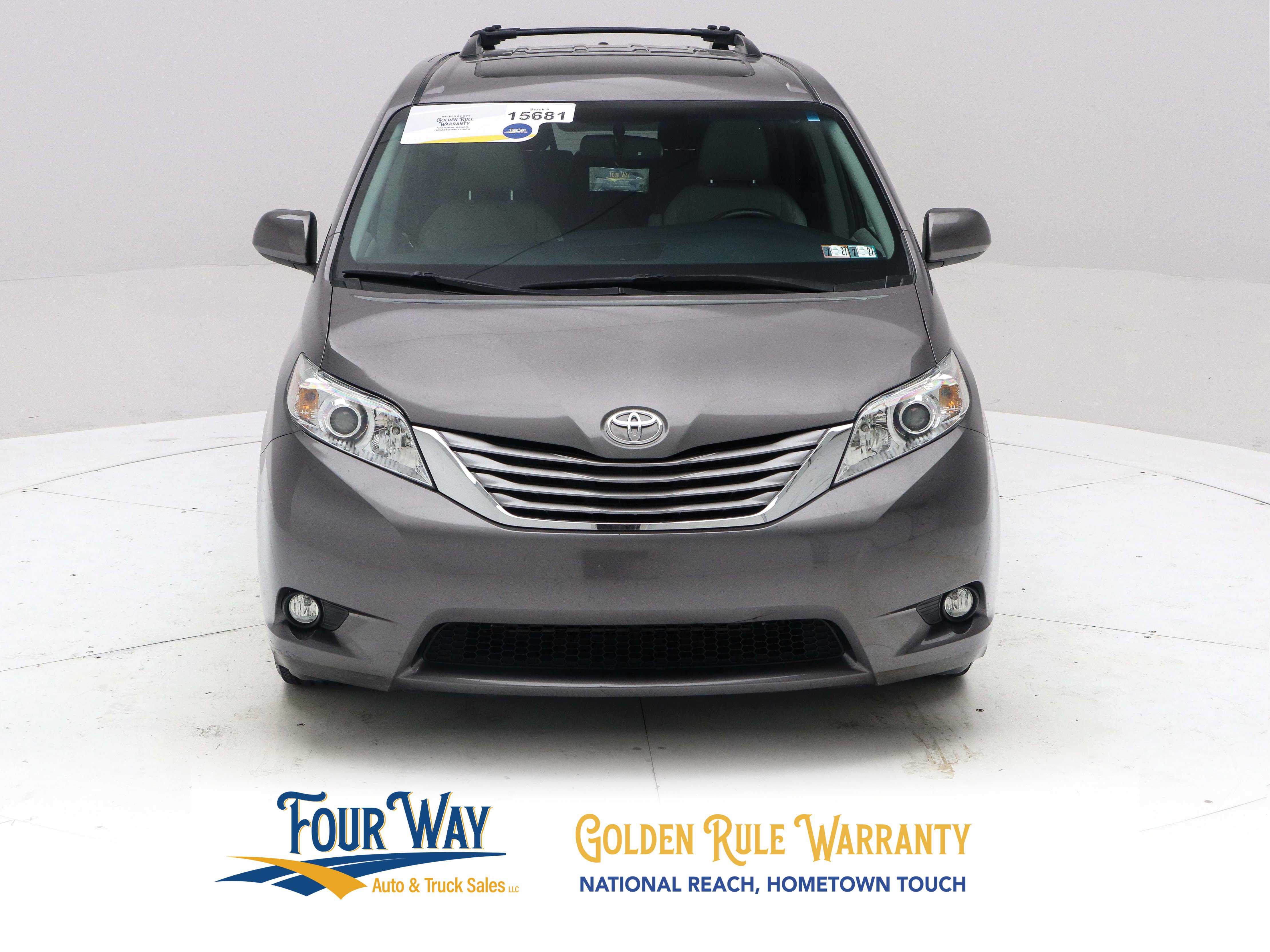 Used 2017 Toyota Sienna XLE AWD/4WD image 9