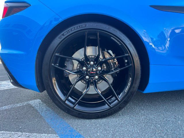 Used 2025 Chevrolet Corvette Z06 RWD image 9