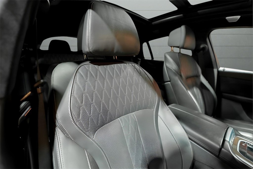 Used 2021 BMW X6 M50i w/ Executive Package image 39