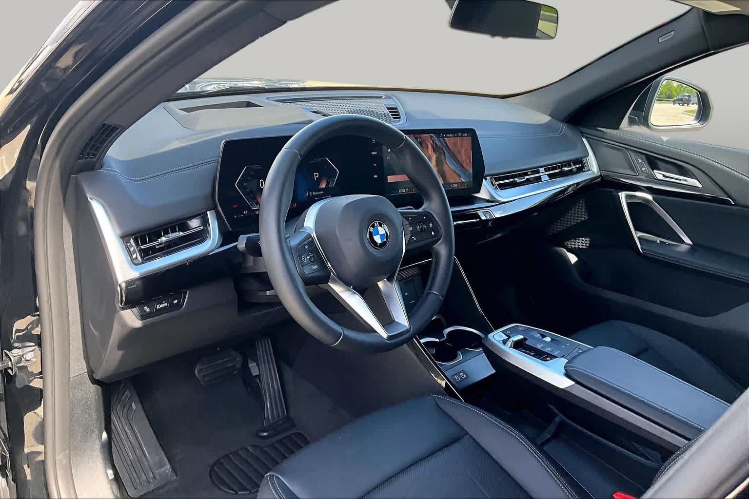 Used 2026 BMW X2 xDrive28i AWD/4WD image 16