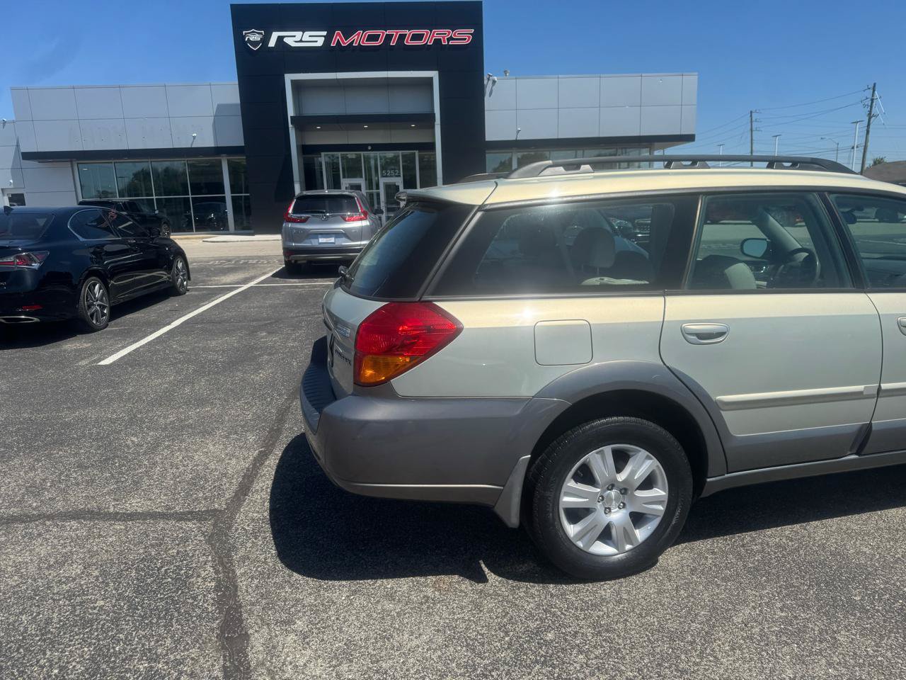 Used 2005 Subaru Outback 2.5i Limited AWD/4WD image 14