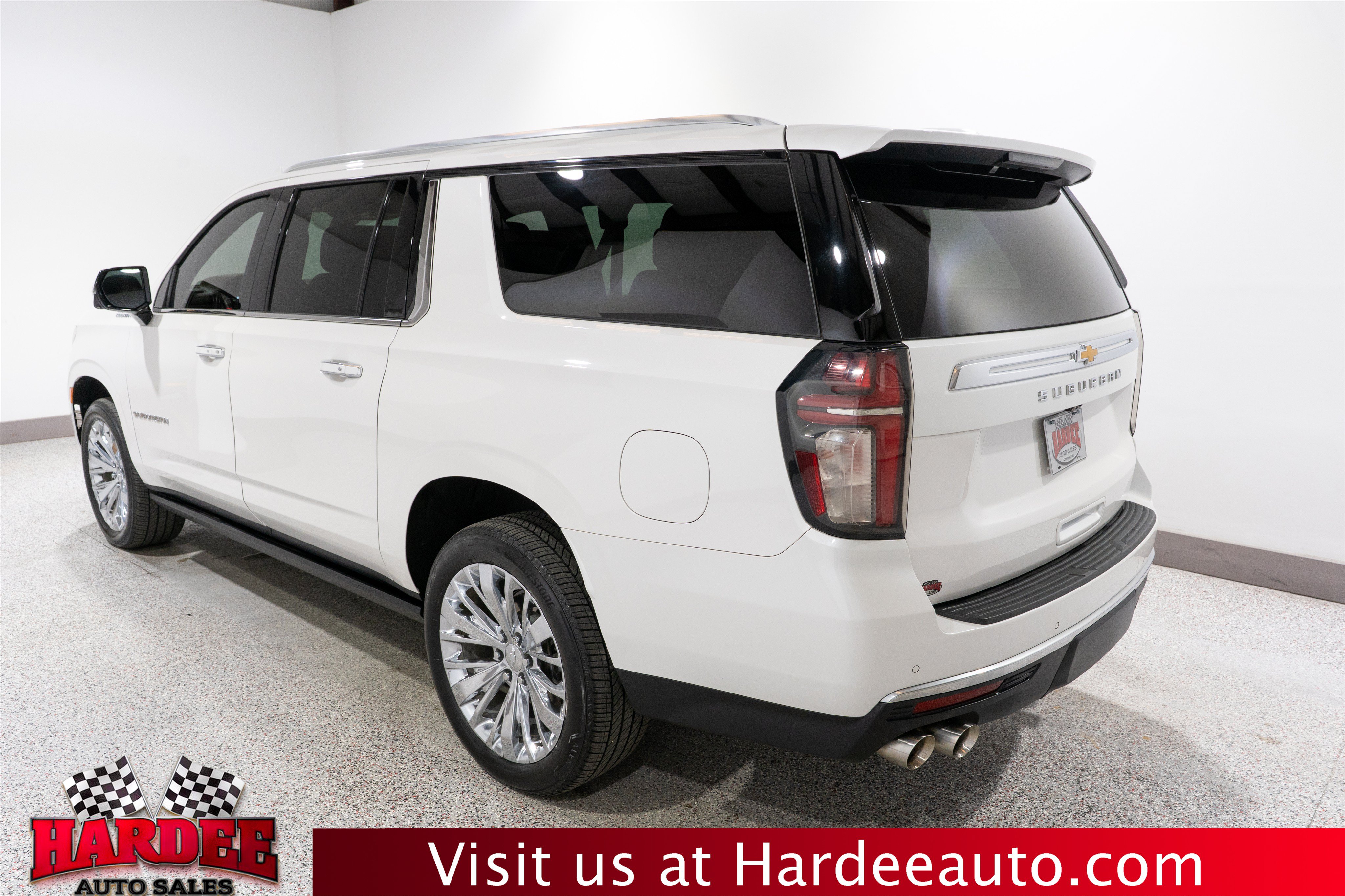 Used 2021 Chevrolet Suburban High Country w/ Premium Package AWD/4WD image 3