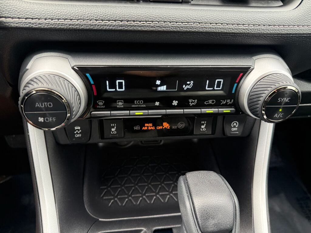 Used 2024 Toyota RAV4 XLE w/ Convenience Package AWD/4WD image 19
