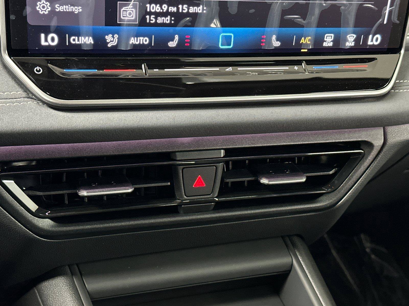 New 2026 Volkswagen Tiguan SE R-Line AWD/4WD image 19