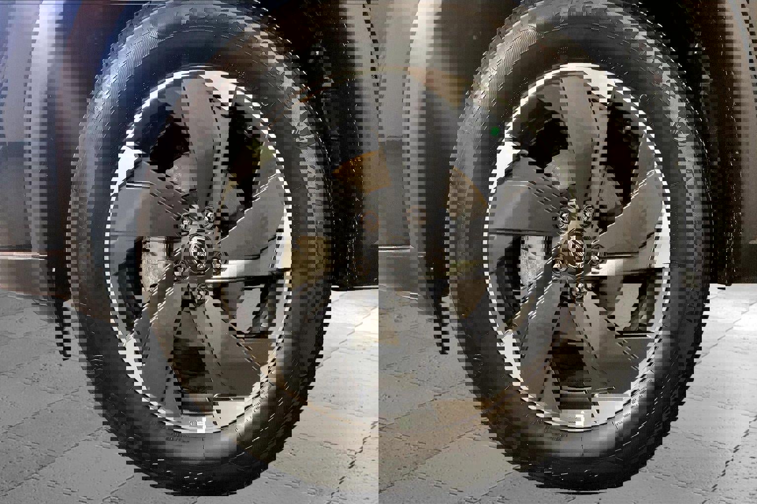 Used 2025 Nissan Rogue SV image 9