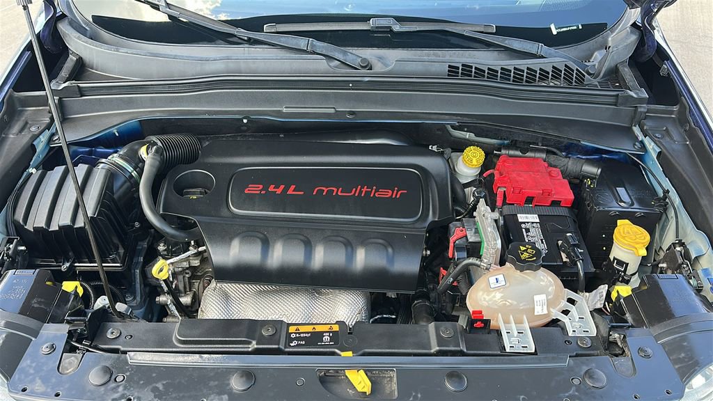 Used 2018 Jeep Renegade Latitude w/ Popular Equipment Group image 3