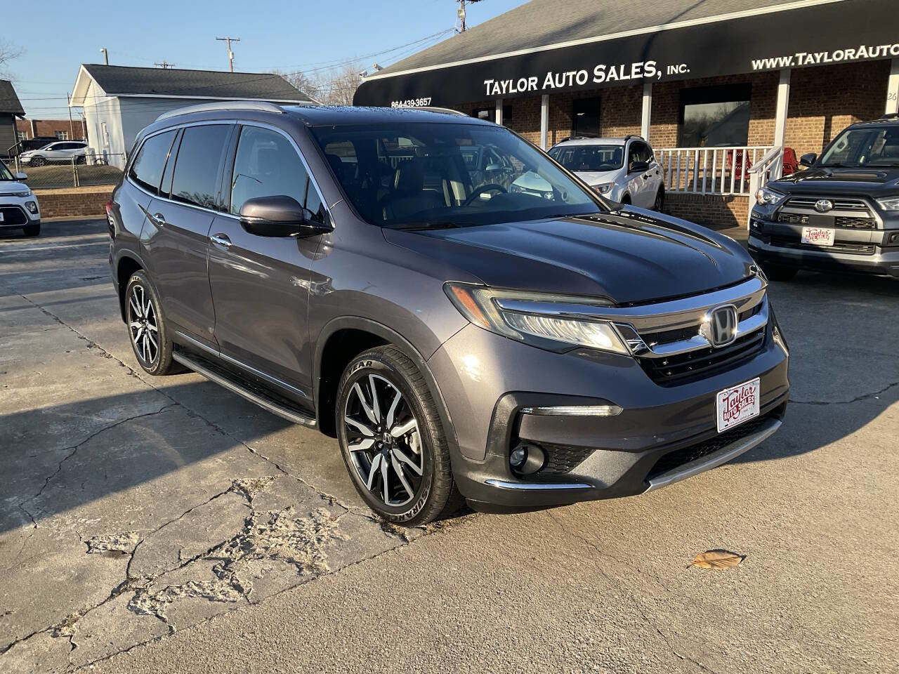 Used 2019 Honda Pilot Touring image 1