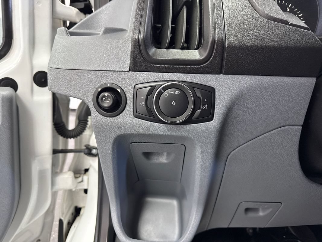 Used 2019 Ford Transit 150 130 Low Roof RWD image 9