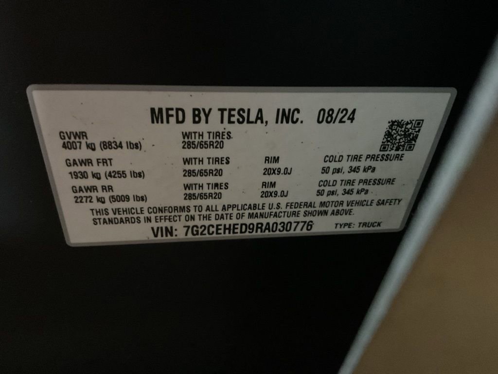 Used 2024 Tesla Cybertruck AWD Crew Cab image 39