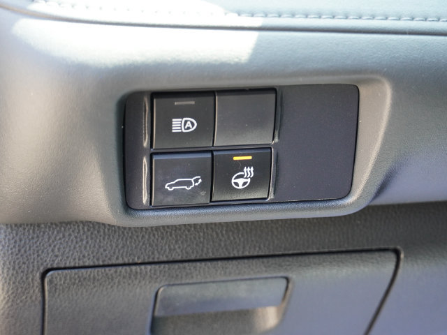 Used 2021 Toyota Highlander Limited FWD image 32