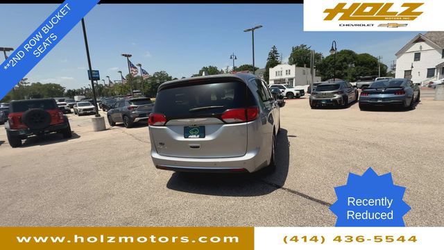 Used 2020 Chrysler Pacifica Touring FWD image 7