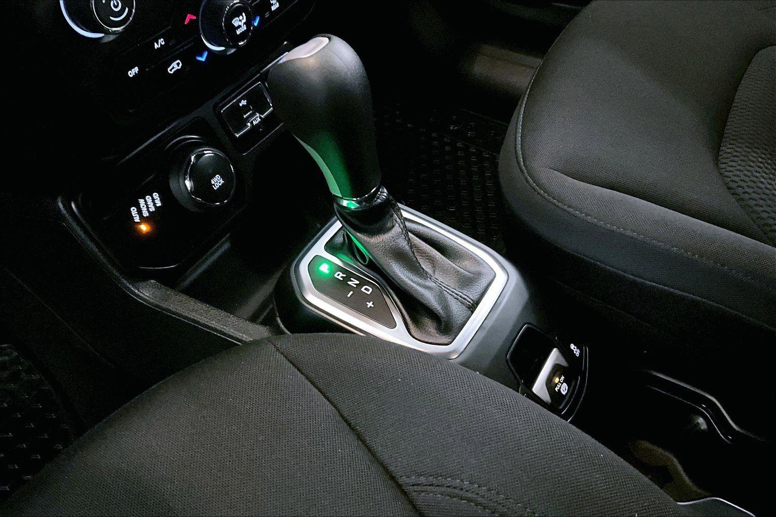 Used 2018 Jeep Renegade Altitude image 16