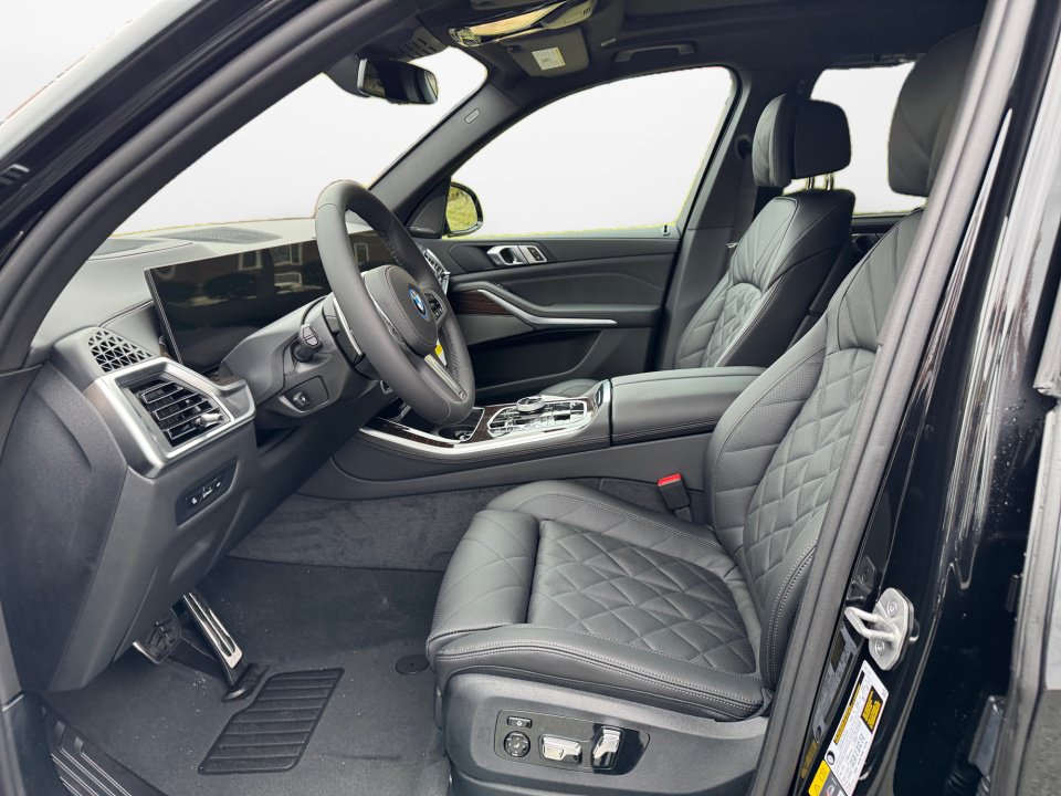 Used 2026 BMW X5 xDrive50e AWD/4WD image 9