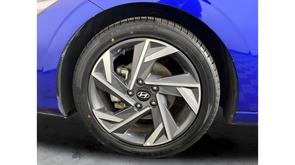 Used 2025 Hyundai Elantra SEL FWD image 26