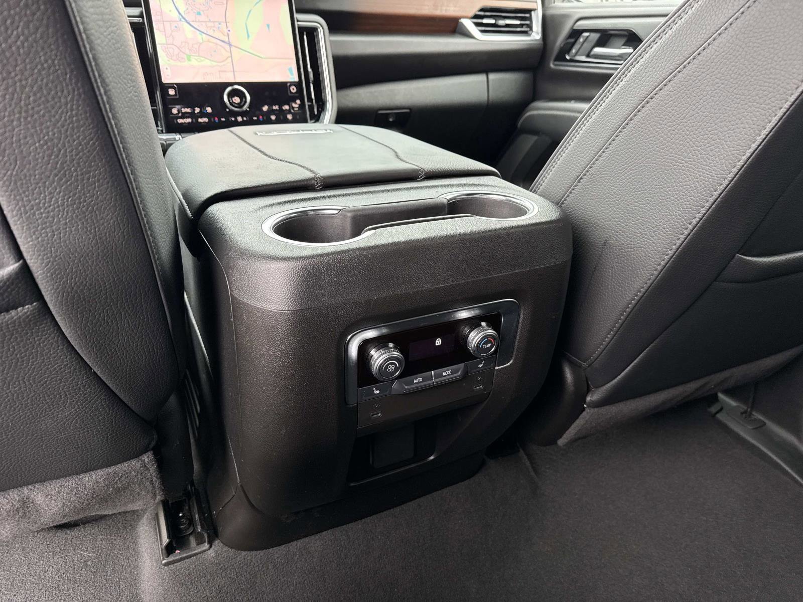 Used 2025 GMC Yukon Denali AWD/4WD image 17
