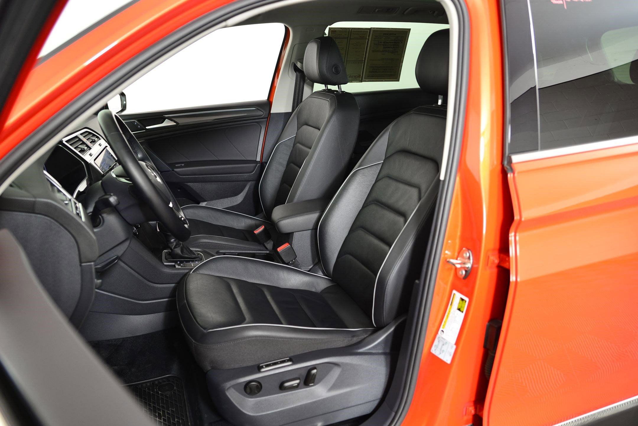 Used 2019 Volkswagen Tiguan SEL Premium image 27