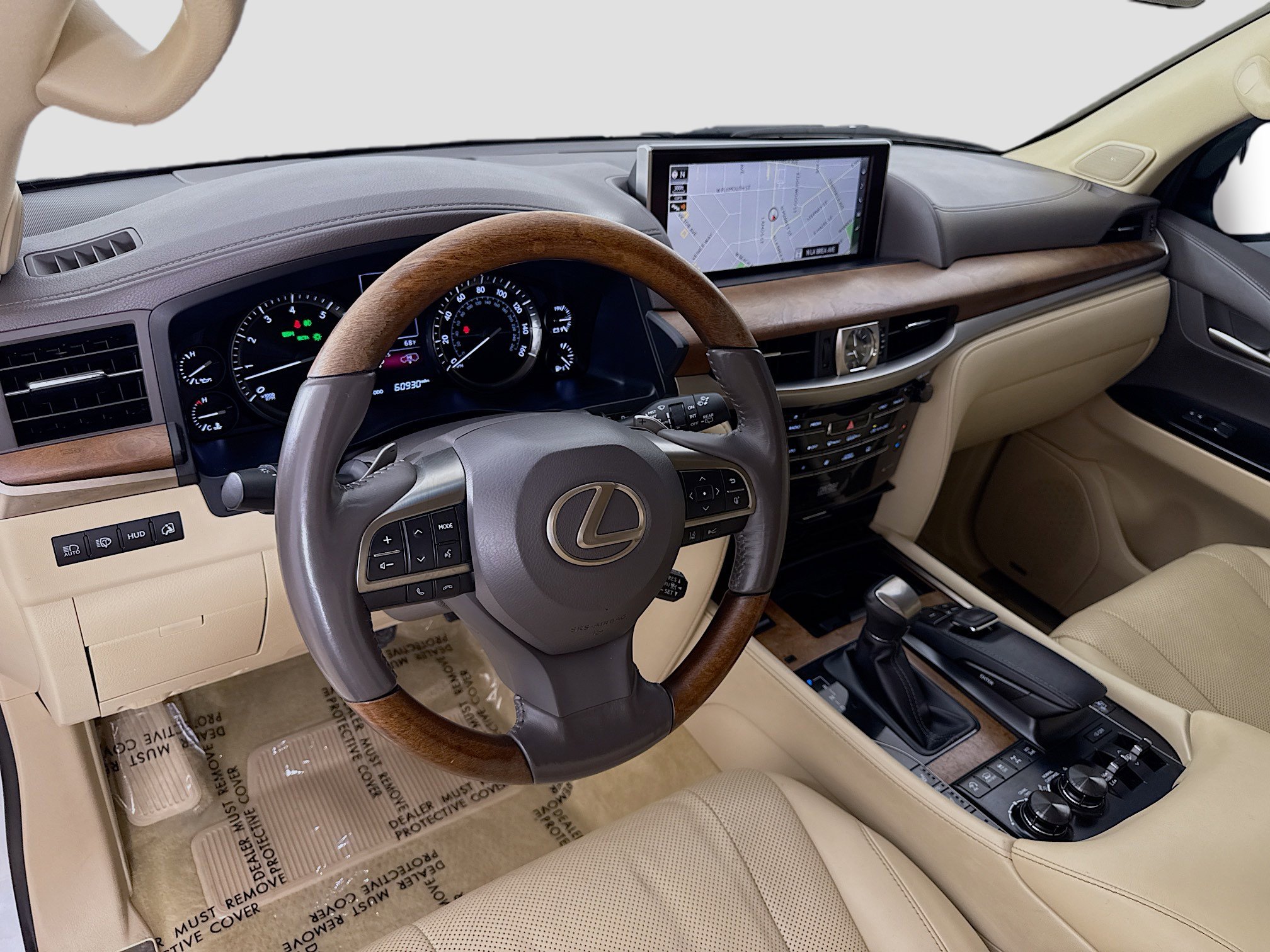 Used 2020 Lexus LX 570 4WD w/ 3rd Row & Luxury Pkg image 9