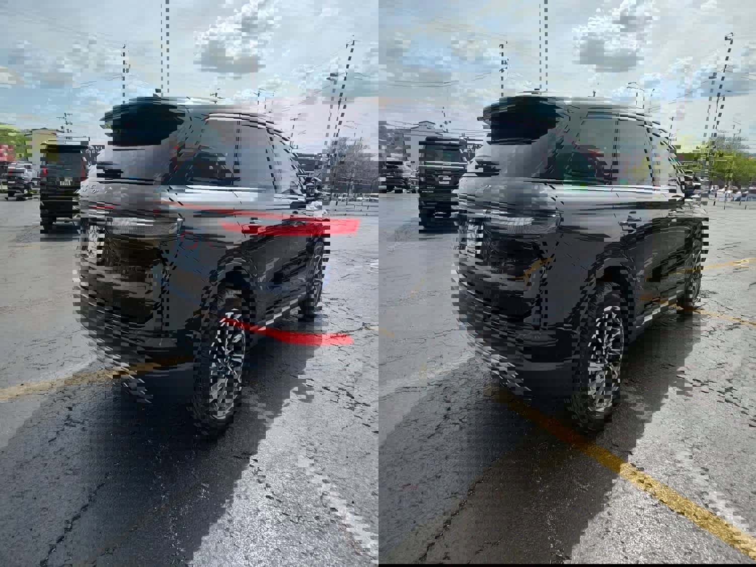 Used 2023 Lincoln Corsair AWD w/ Equipment Group 101A image 5