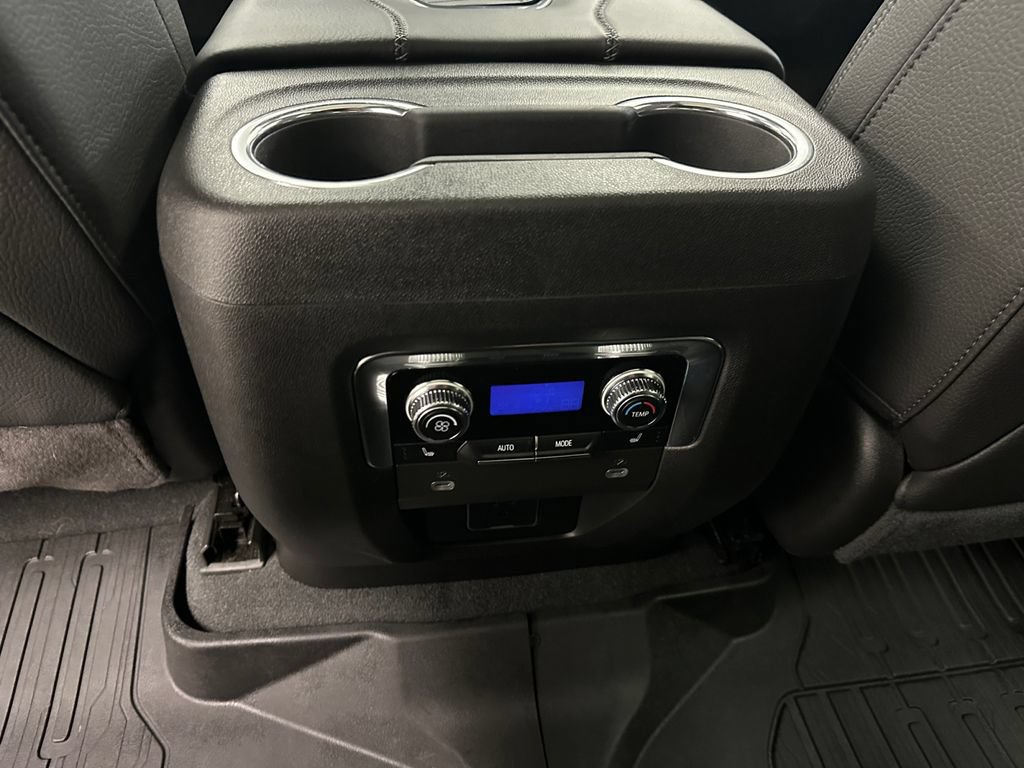 Used 2023 GMC Yukon Denali AWD/4WD image 26