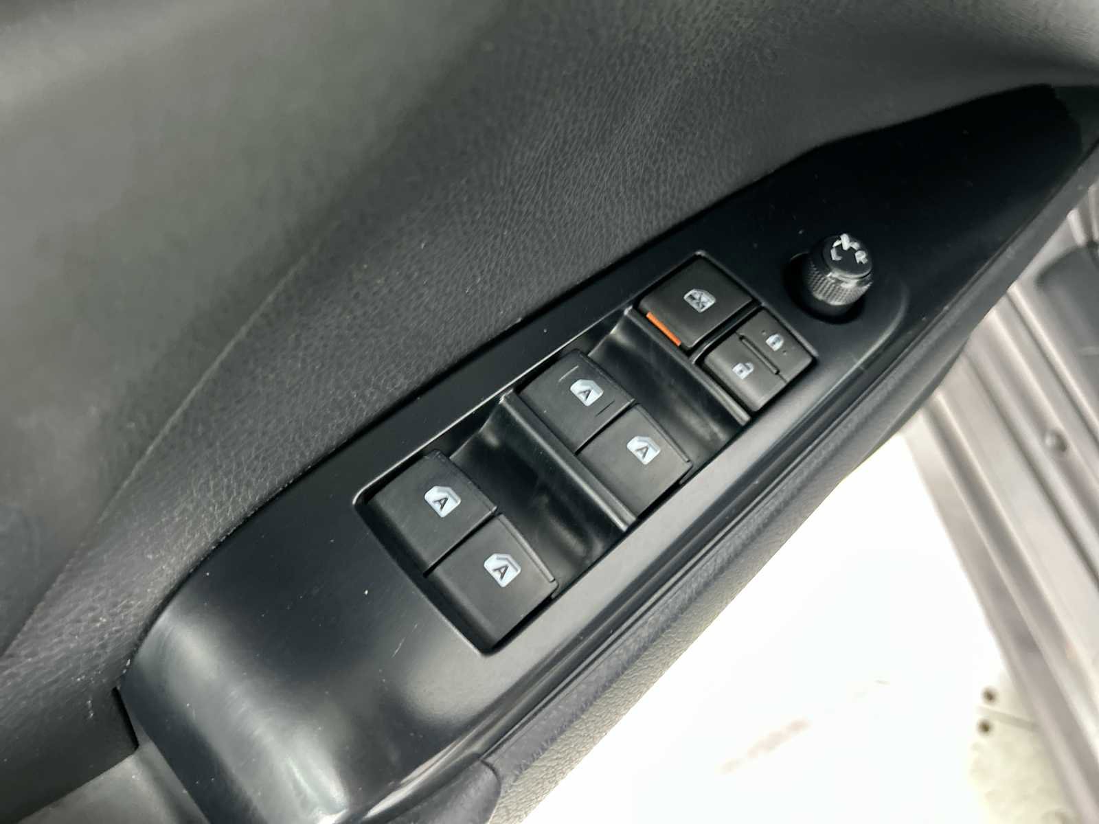 Used 2018 Toyota Camry SE image 15