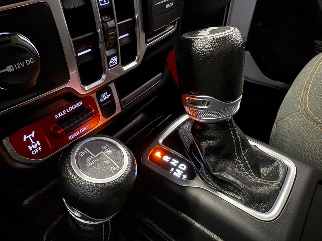 Used 2024 Jeep Wrangler Unlimited image 30