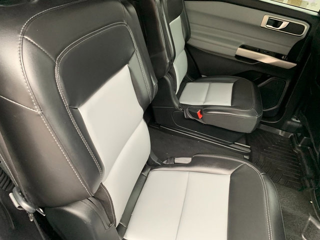 Used 2023 Ford Explorer XLT w/ Equipment Group 202A image 14