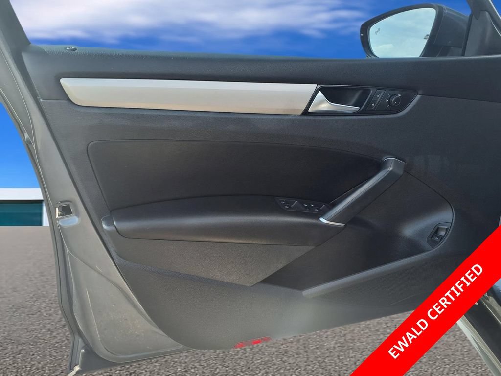 Used 2020 Volkswagen Passat 2.0T SE FWD image 7