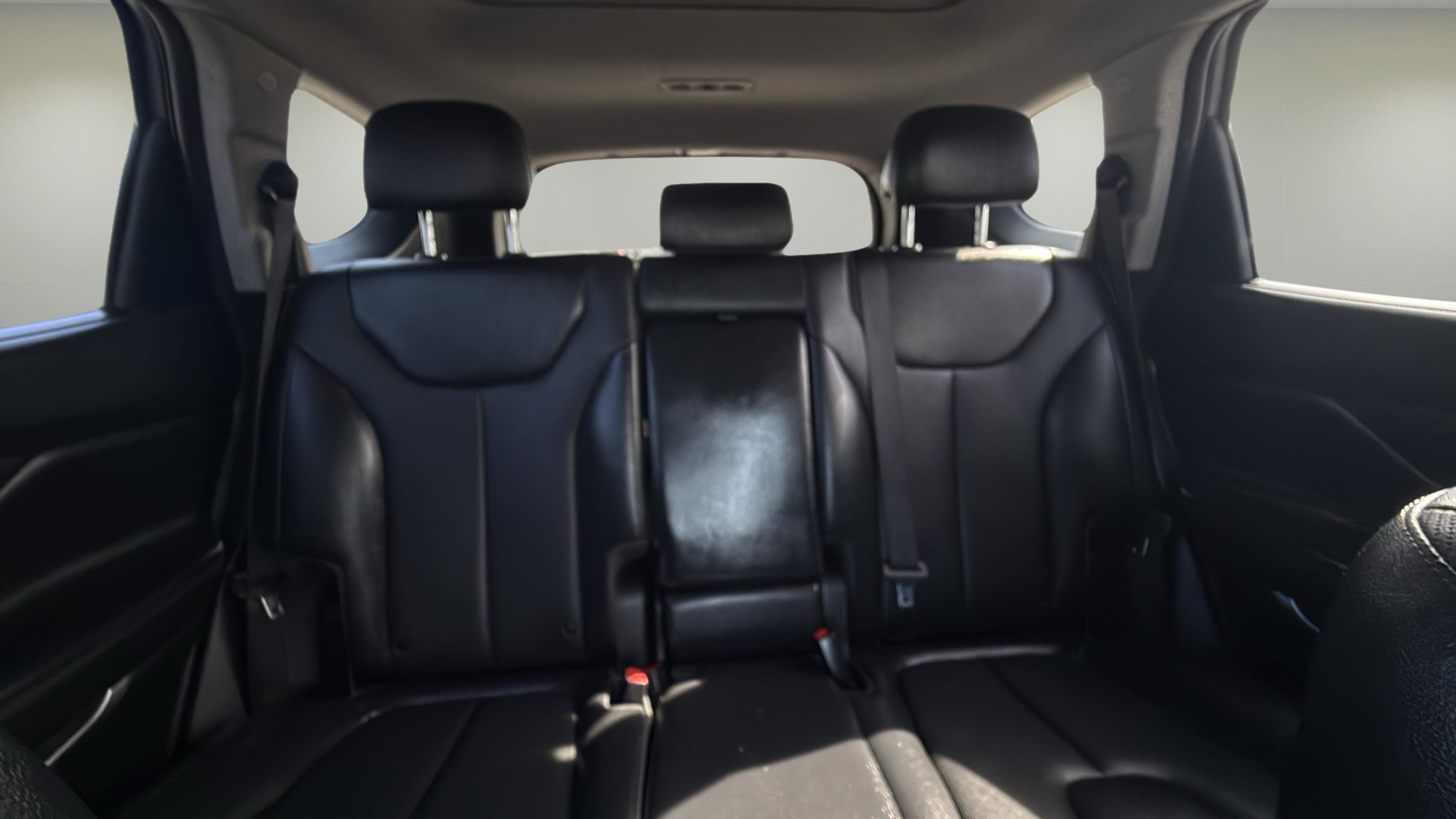 Used 2020 Hyundai Santa Fe SEL image 13