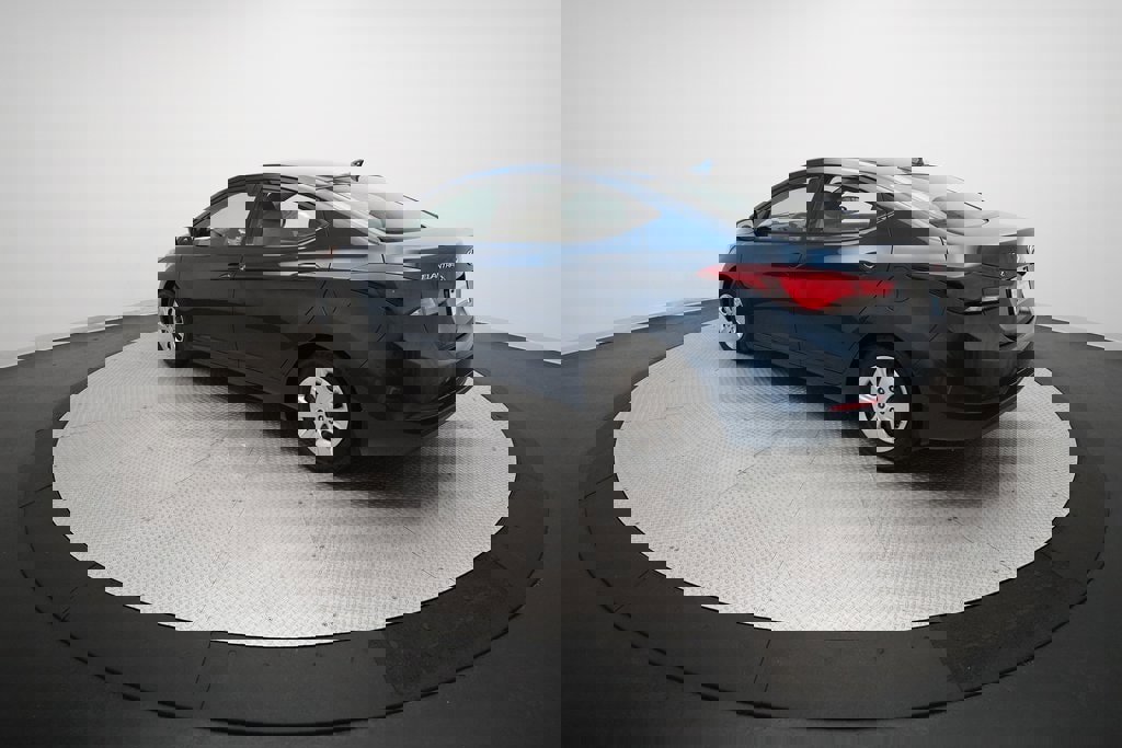 Used 2016 Hyundai Elantra SE image 12