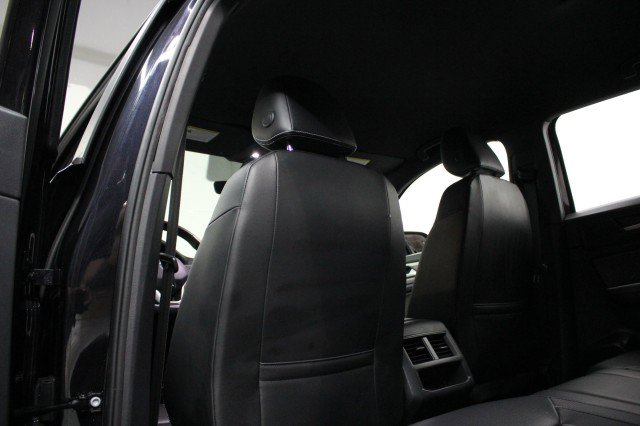 Used 2022 Volkswagen Atlas Cross Sport SE image 27