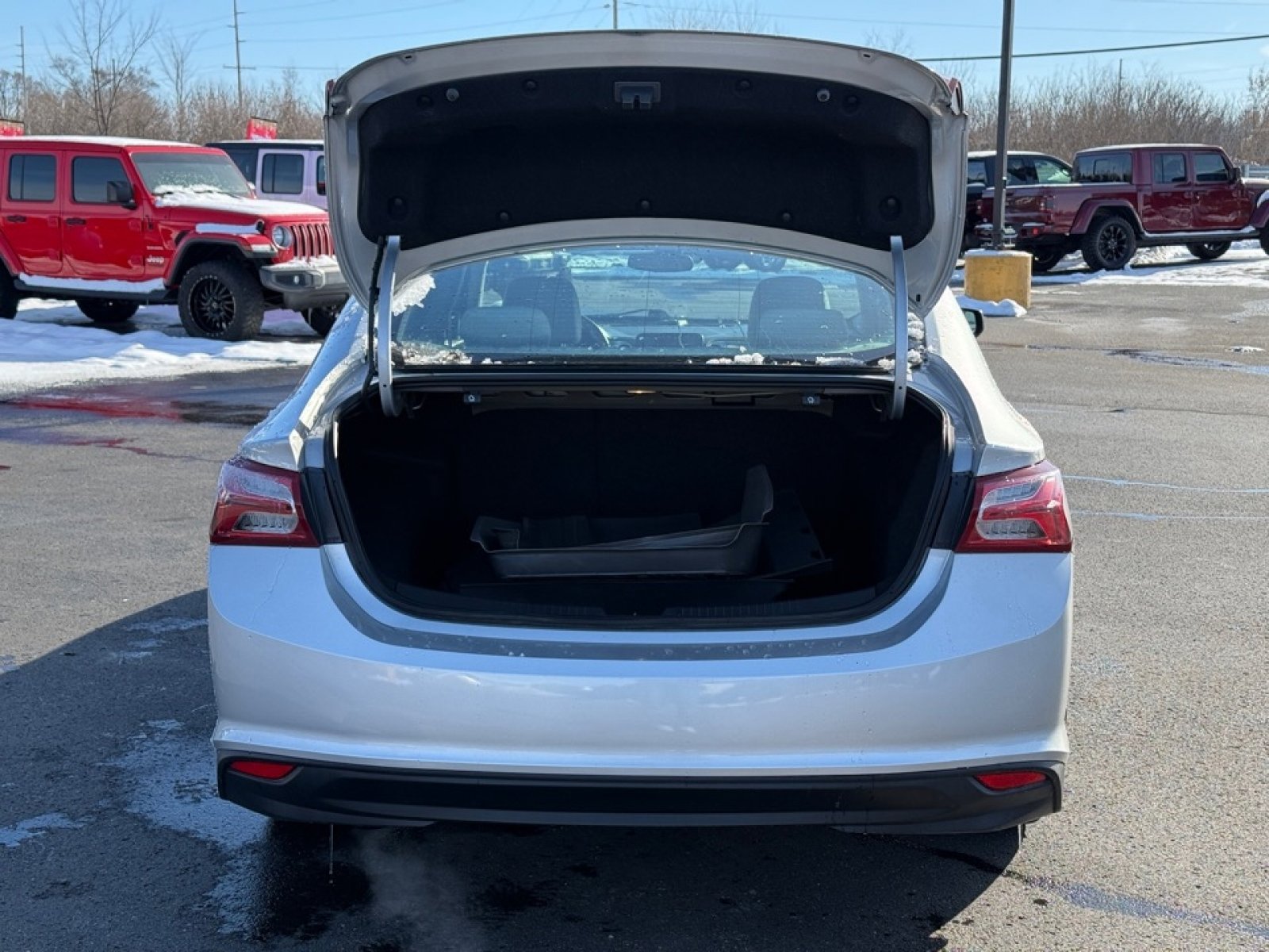 Used 2020 Chevrolet Malibu LT image 36