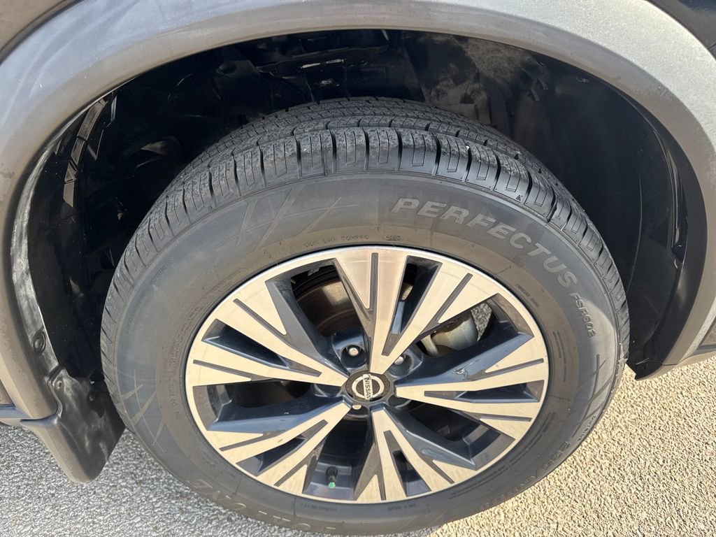 Used 2021 Nissan Rogue SV image 10