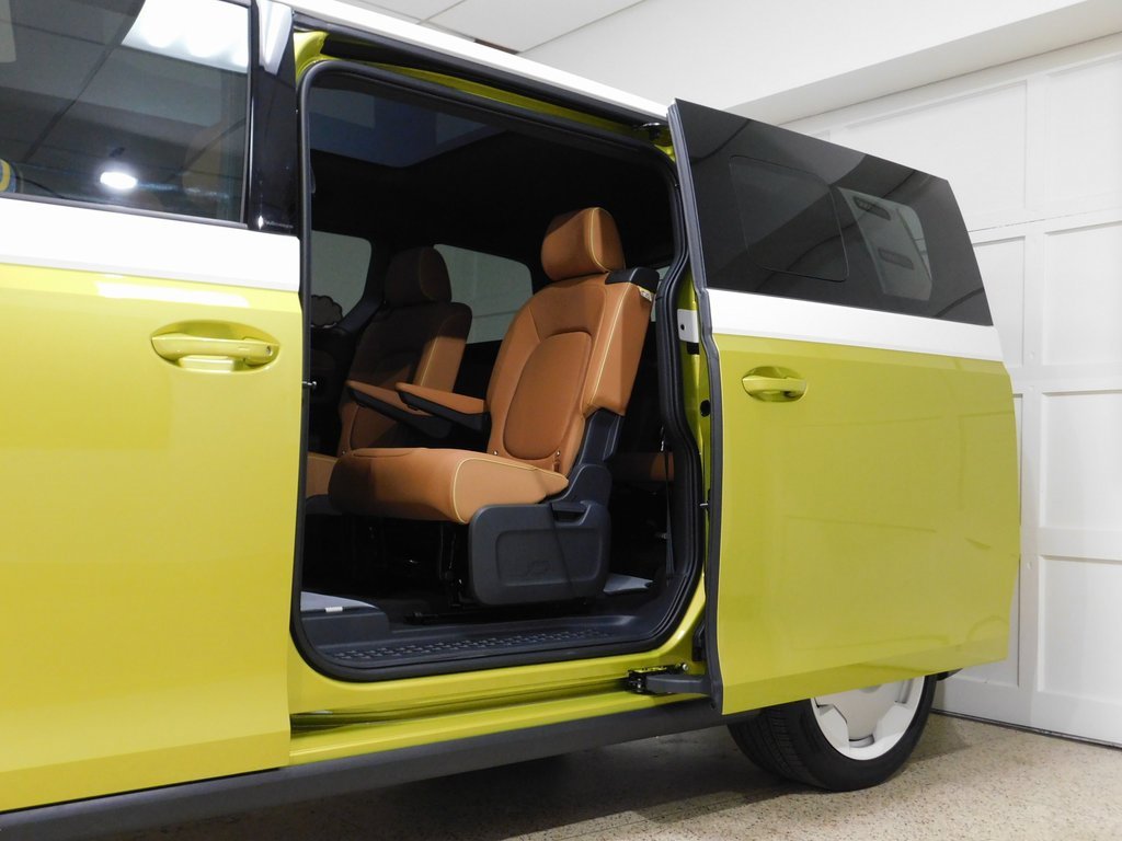 Used 2025 Volkswagen ID. Buzz 1st Edition image 71