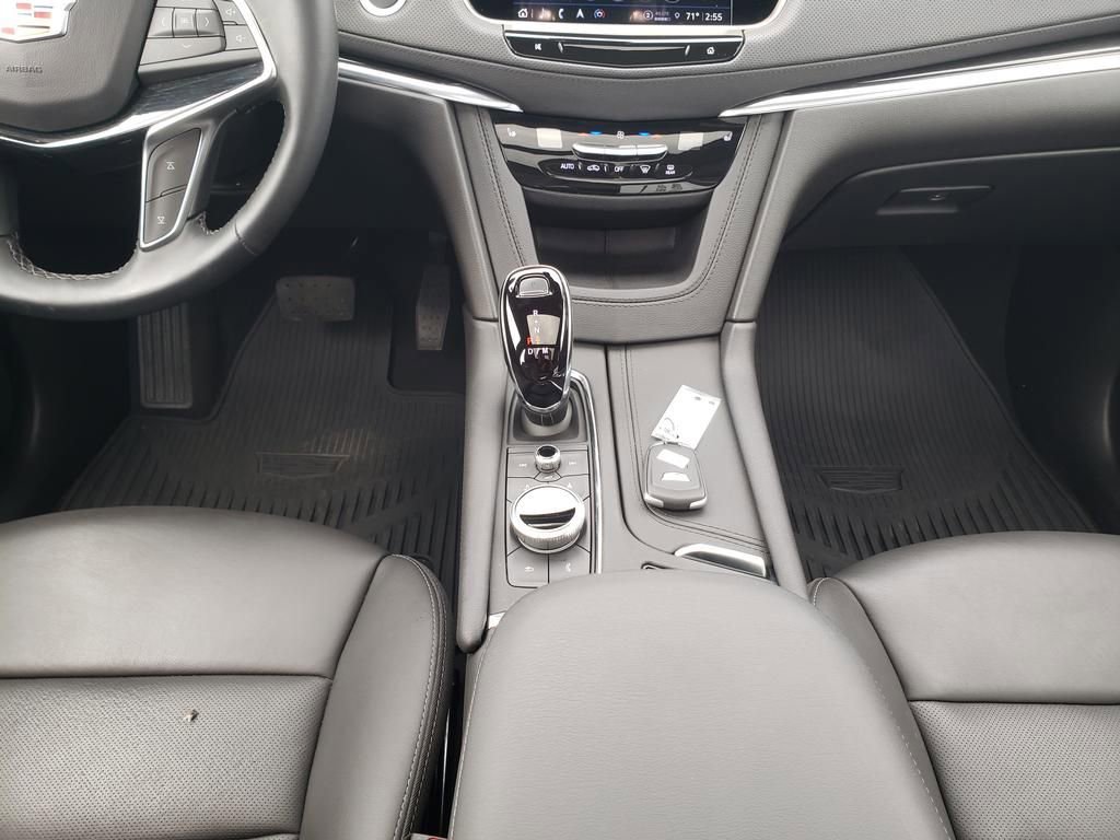 Used 2025 Cadillac XT5 Premium Luxury image 19