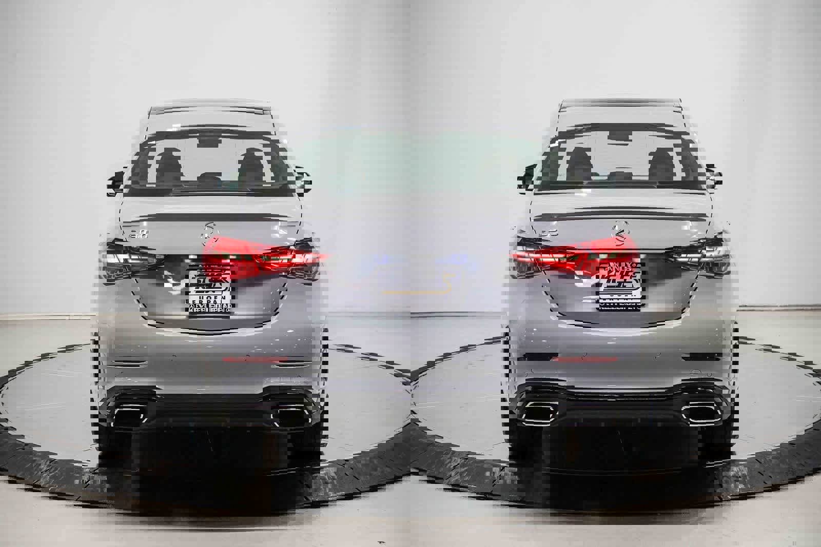 Used 2025 Mercedes-Benz C 300 Sedan image 3