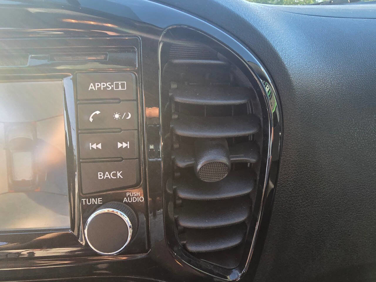 Used 2017 Nissan Juke SV w/ Technology Package image 39