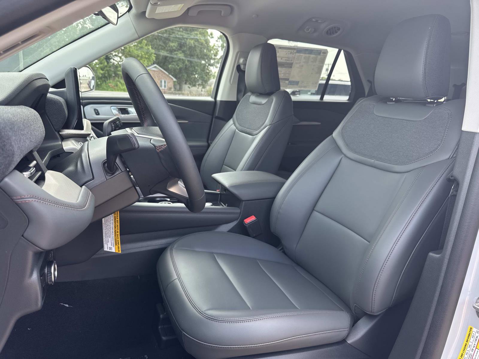 New 2025 Ford Explorer Active w/ Active Comfort Package image 8
