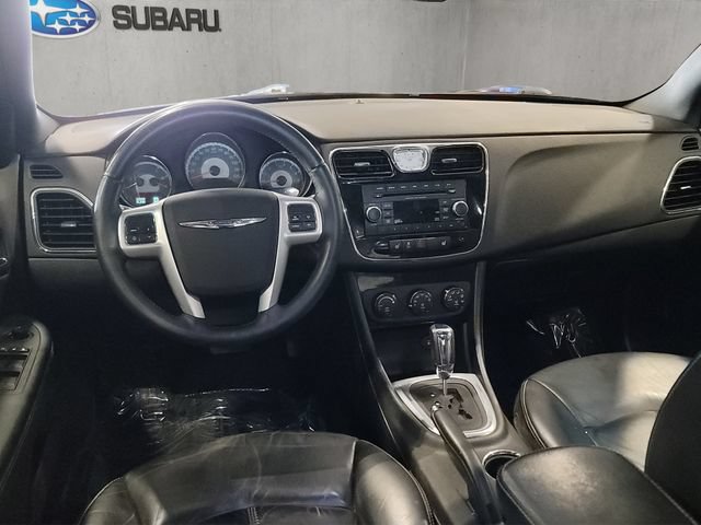 Used 2013 Chrysler 200 Limited FWD image 2
