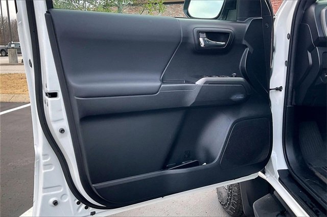 Used 2022 Toyota Tacoma TRD Off-Road image 23