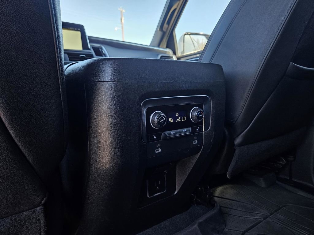 Used 2023 Chevrolet Suburban RST w/ Sport Performance Package image 33