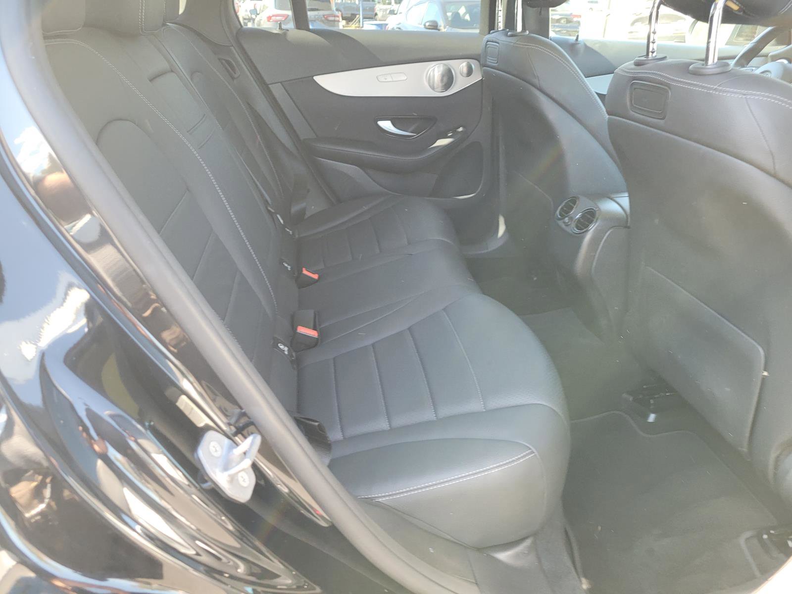 Used 2019 Mercedes-Benz GLC 300 4MATIC image 18