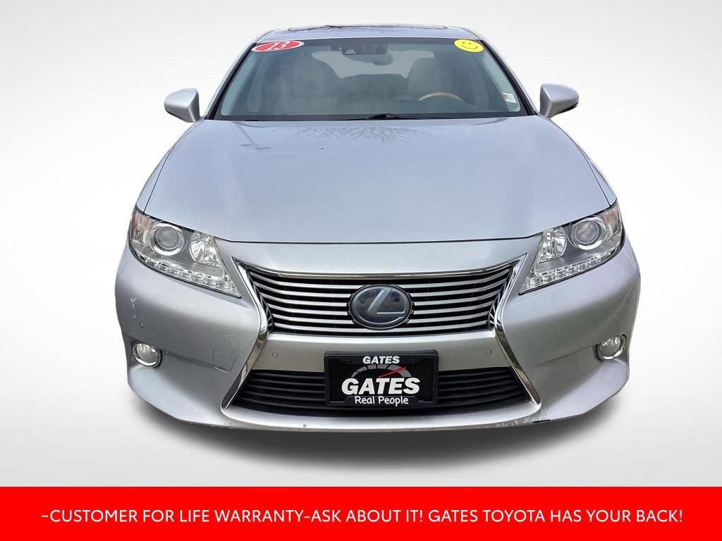 Used 2013 Lexus ES 300h w/ Ultra Luxury Pkg image 2