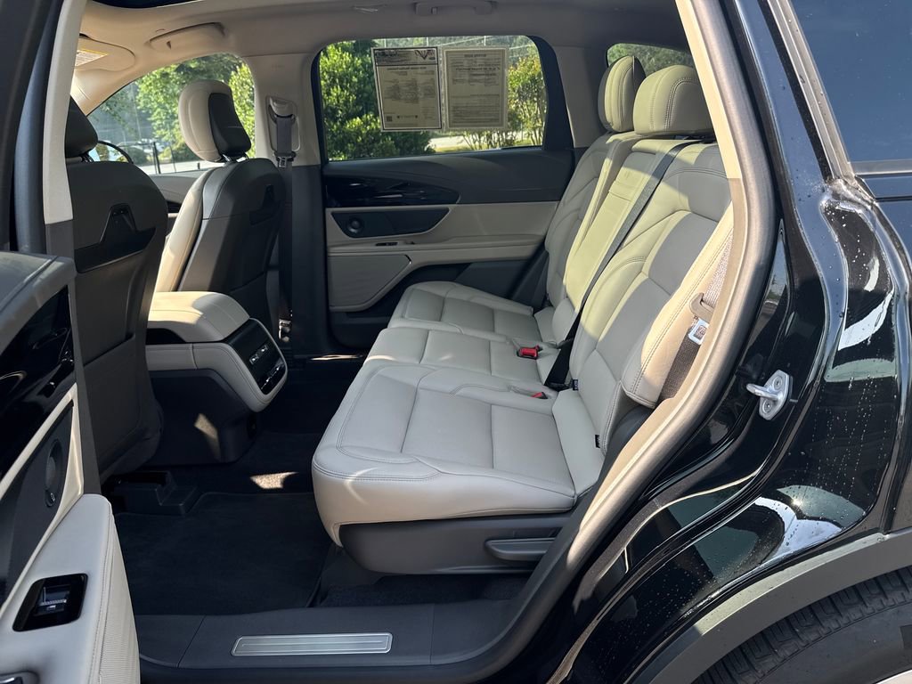 Used 2025 Lincoln Nautilus Premier w/ Equipment Group 102A AWD/4WD image 25