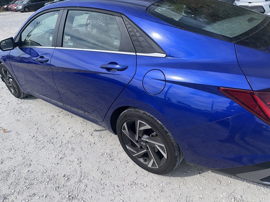 Used 2025 Hyundai Elantra SEL image 5