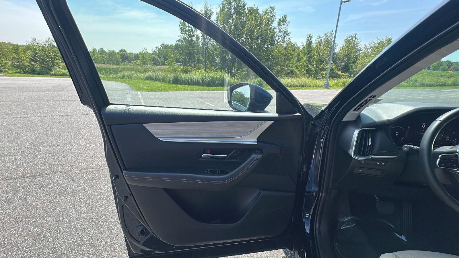 Certified 2024 MAZDA CX-90 Plug-In Hybrid w/ Preferred image 27